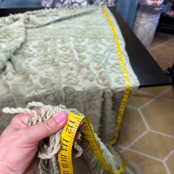 Chenille Sage Medalion Tufting Textured Bedspread with Fringe size King - Picture 9 of 16